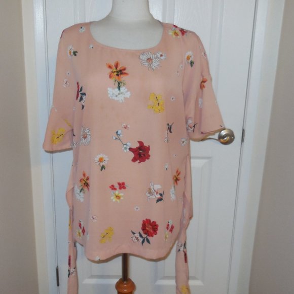 Pleione Tops - Pleione loose fitting floral blouse